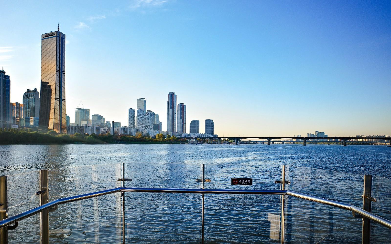 Jamsil Han-floden E-land Färjekryssning tickets at E-land Cruise Jamsil Pier, Seoul