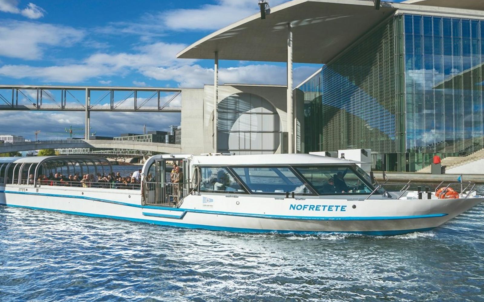 Berlin: 3.25-Hour Bridges Boat Tour Ticket