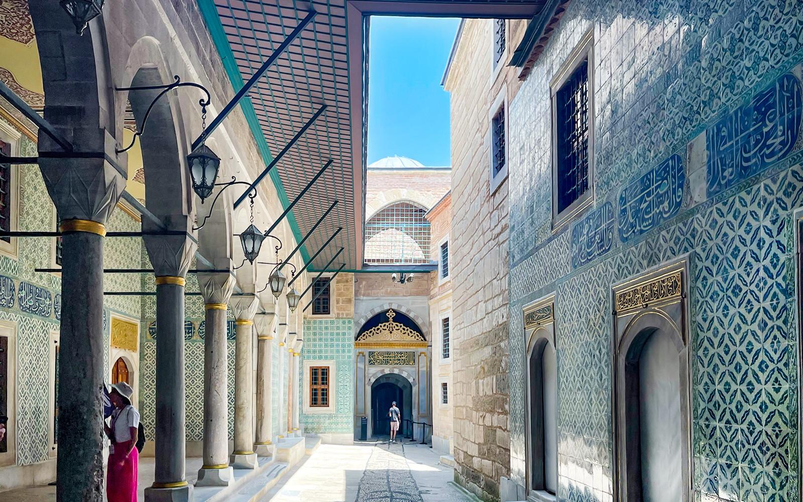 بلیط‌های بدون صف کاخ توپکاپی و حرم همراه با راهنمای صوتی tickets at Topkapi Palace, Istanbul