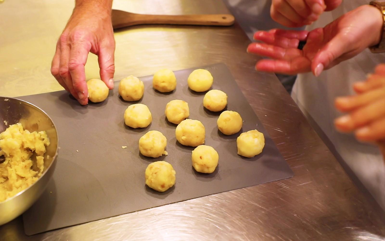 Florence Cooking Class: Hand-Made Pasta & Typical Dessert