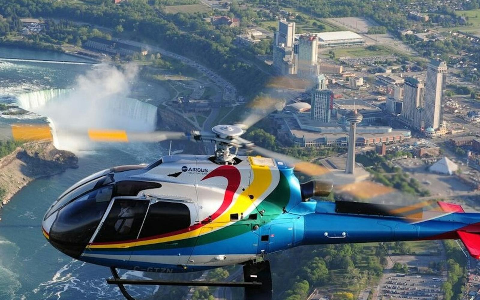 Niagara Falls (CA): Classic Helicopter Flight