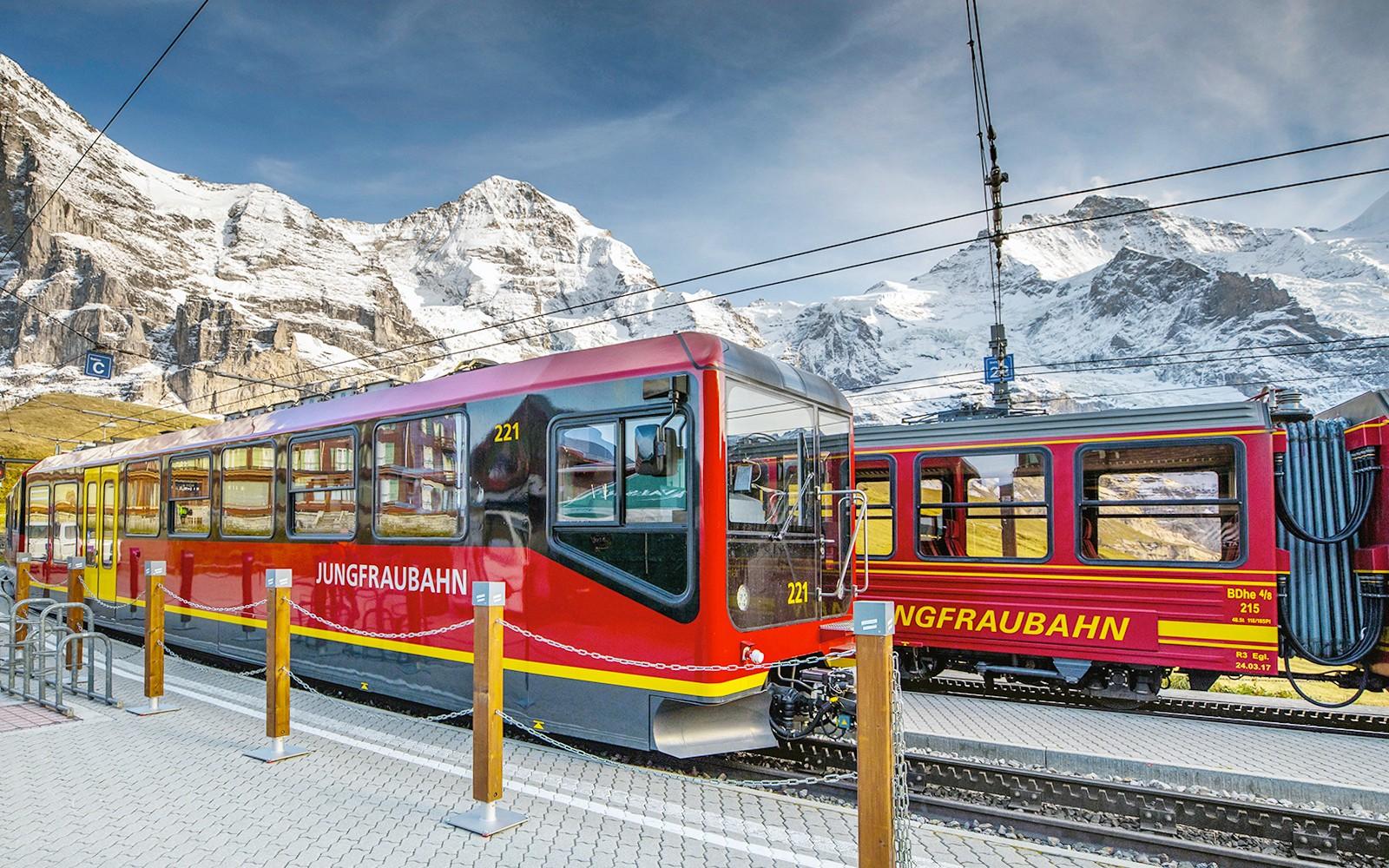 Swiss Travel Flexi Pass: Unlimited Travel on Train, Bus & Boat tickets at Zürich, Zurich