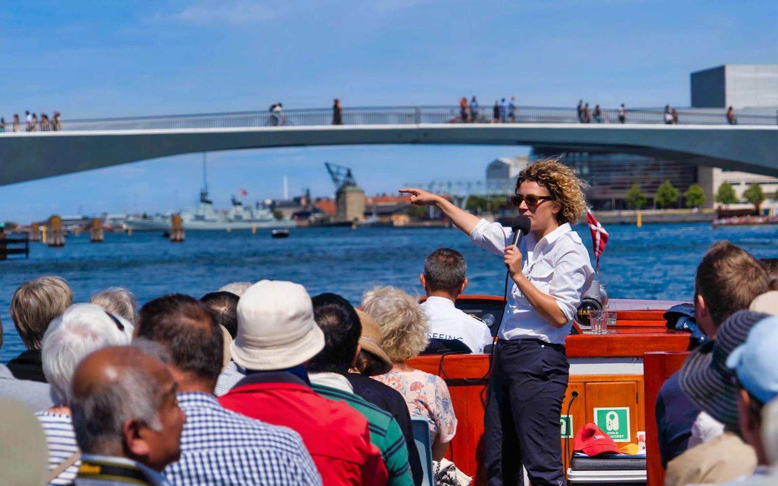 تور کلاسیک کانال کپنهاگ و بندر tickets at Copenhagen Cruises, کپنهاگ