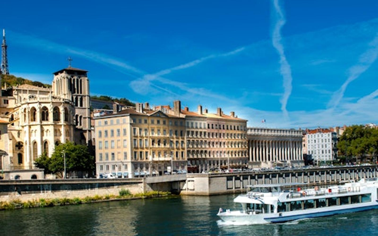 Lunch Cruise on the Saône by Les Bateaux Lyonnais Hermès II