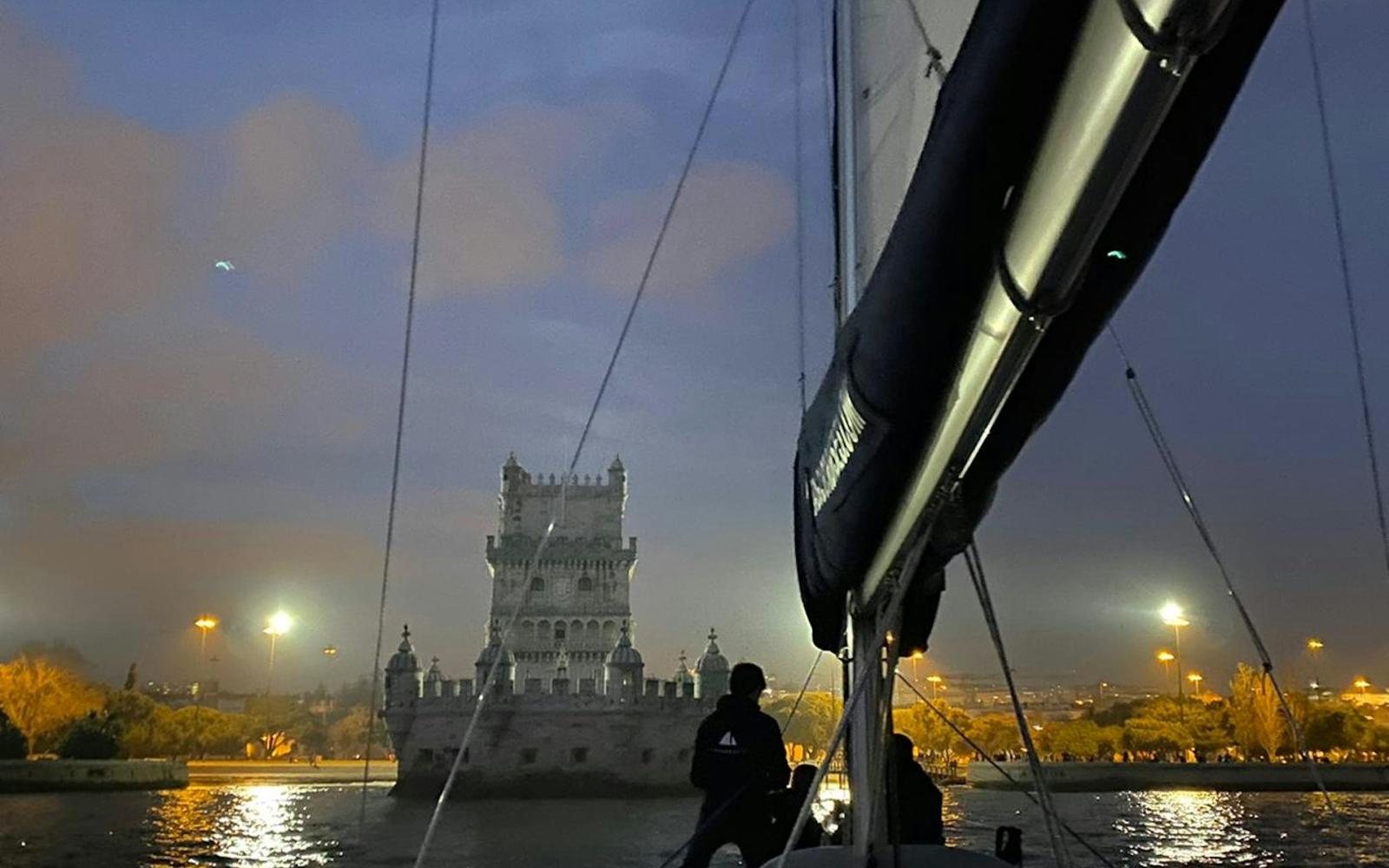 Lisbon: 2-Hour Night Sailing Tour from Belém