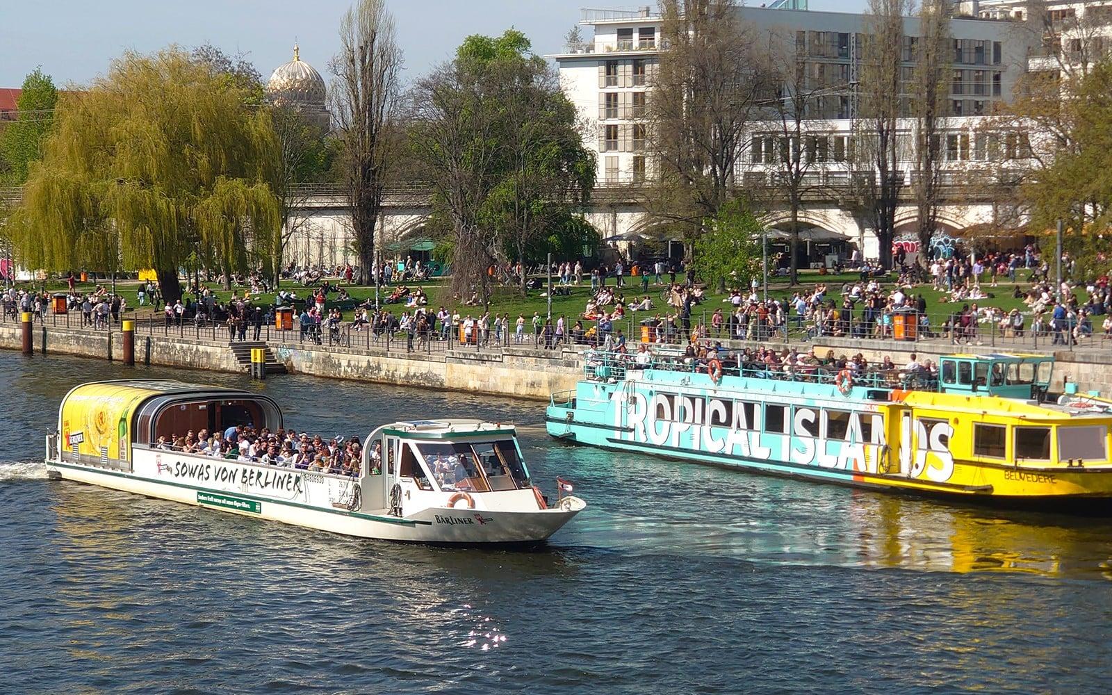 کشتی‌سواری ۲.۵ ساعته‌ی گشت و گذار در شرق برلین