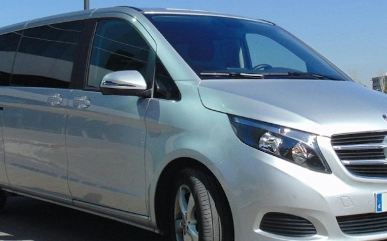 Granada: Private Transfer To/From Airport