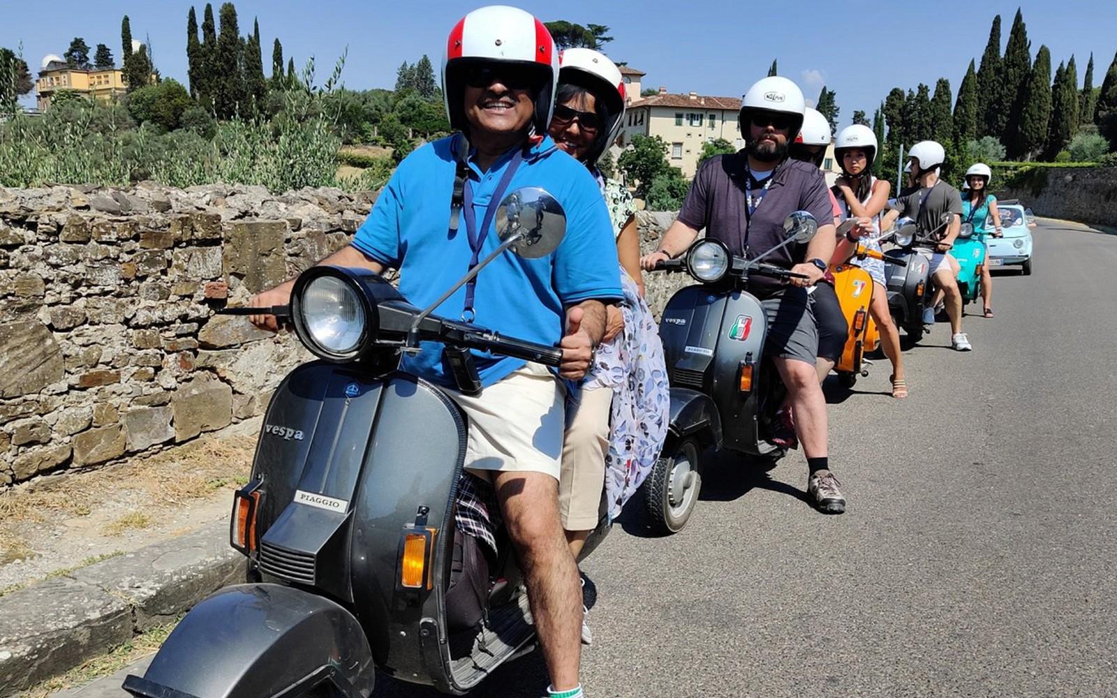 From Florence: Guided Vespa Tour of Tuscany