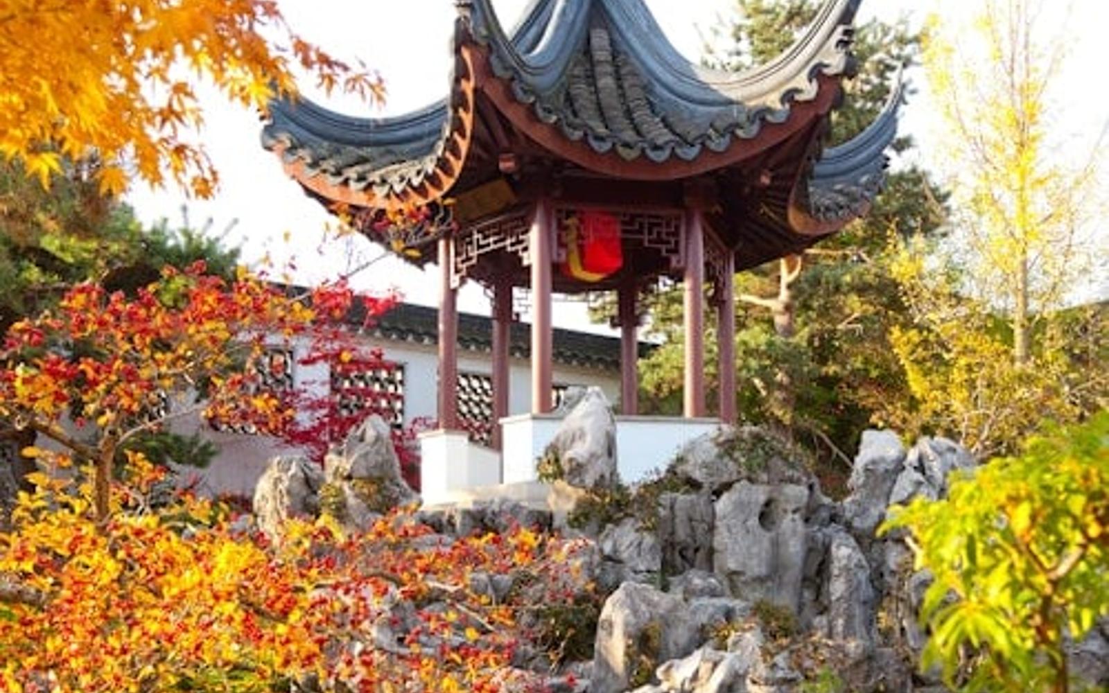 باغ چینی دکتر سان یات سن: بلیط ورودی + گزینه تور راهنما tickets at Dr. Sun Yat-Sen Classical Chinese Garden, ونکوور