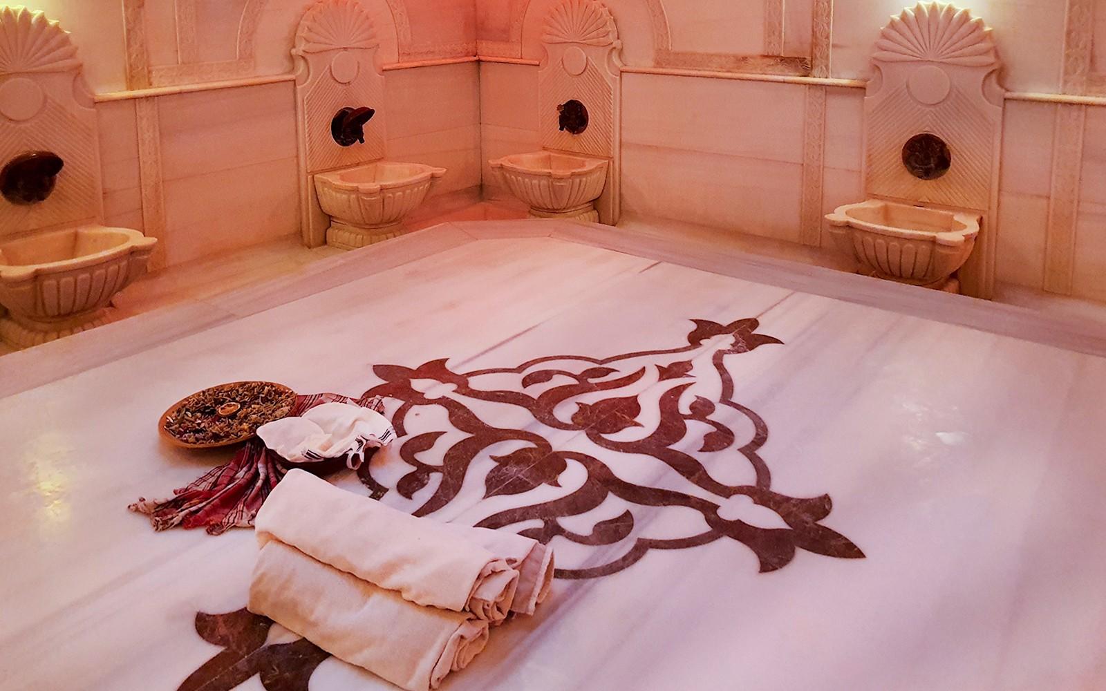 حمام عجم‌اوغلو: حمام ترکی، اسپا و ماساژ در امینونو tickets at Acemoglu Hammam, Istanbul