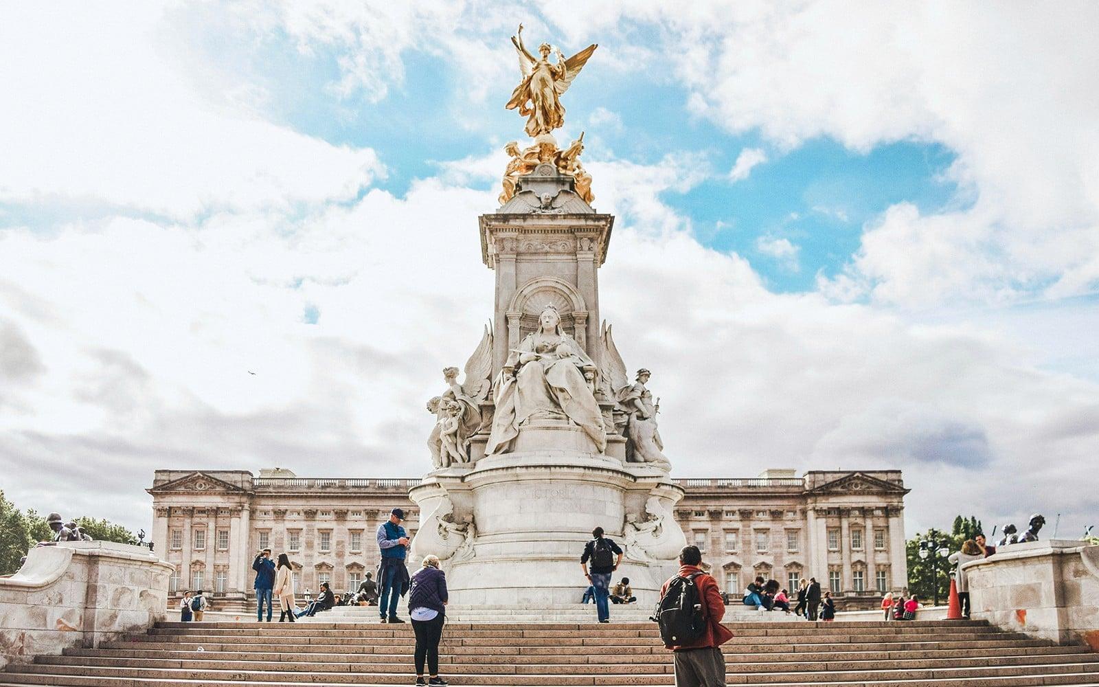 تور پیاده‌روی گروه کوچک Westminster و بلیط‌های ورود به London Dungeon