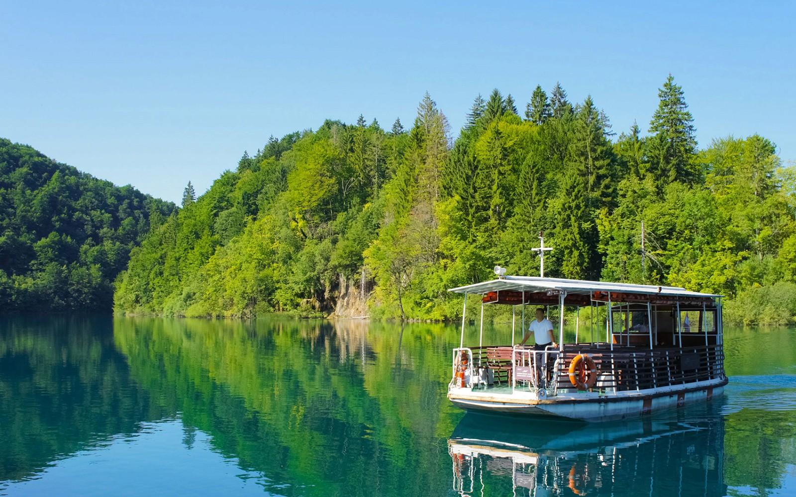 Tickets naar Nationaal Park Plitvice Meren inclusief panoramische trein- en boottocht