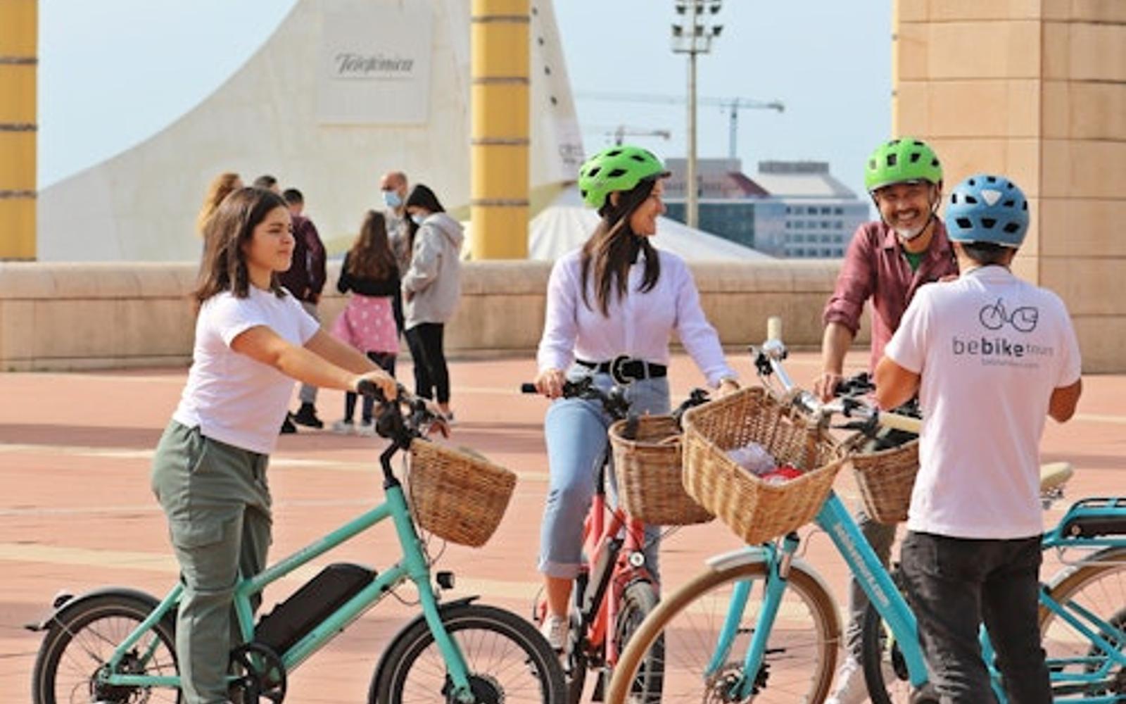Barcelona: Top 10 Highlights eBike Tour