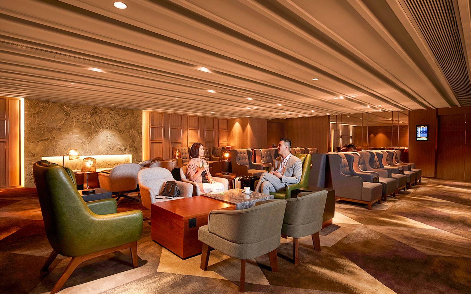 Plaza Premium Lounge Access at Hong Kong International Airport: First-Class Lounge tickets, Hong Kong