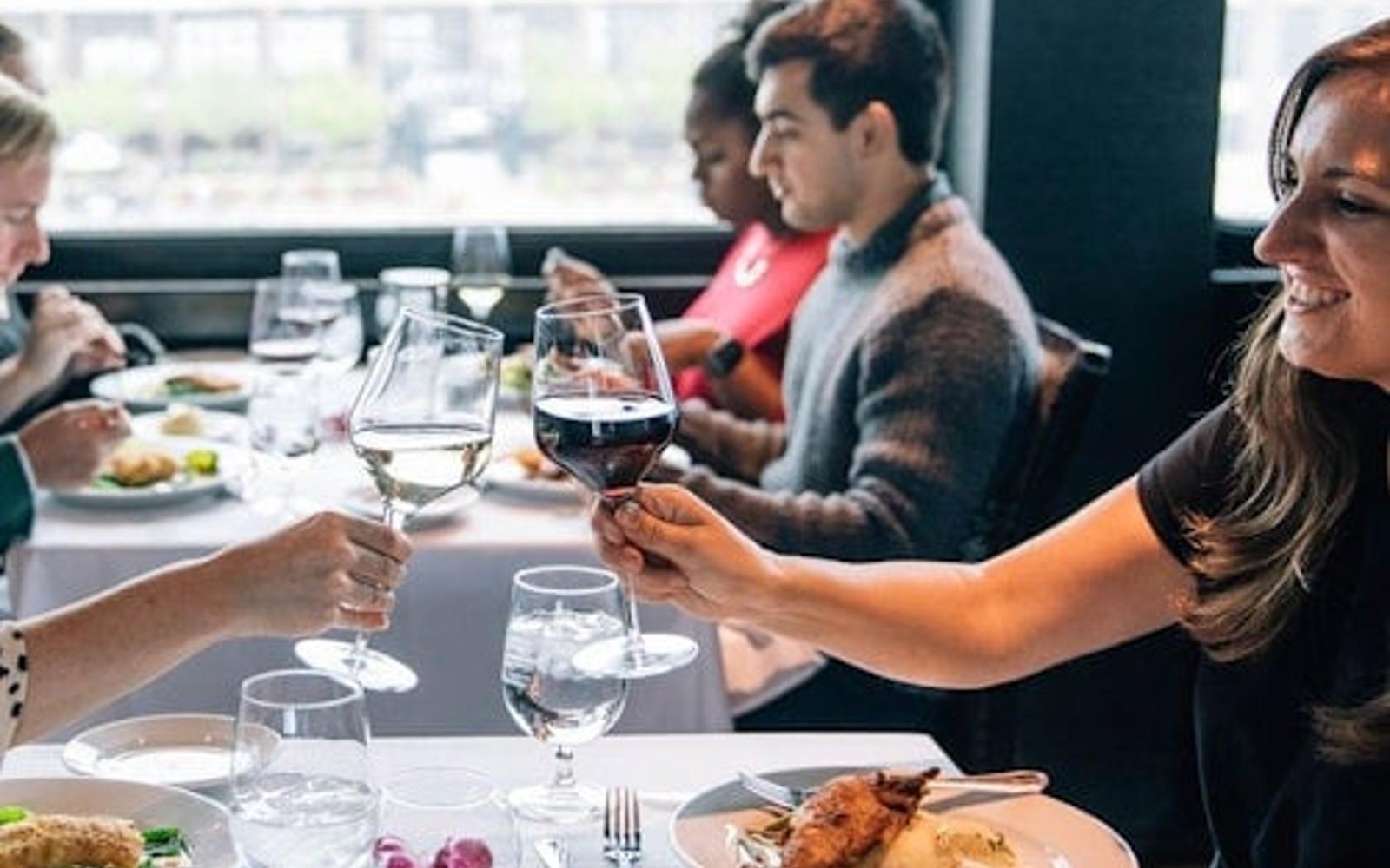 Chicago: Premier Dinner Cruise on Lake Michigan