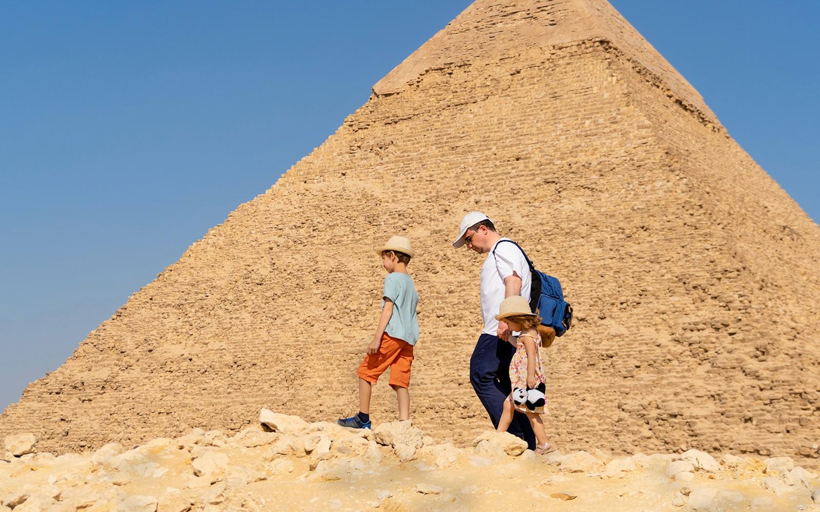 Half-Day Guided Tour of Giza Pyramids & Sphinx with Hotel Transfers