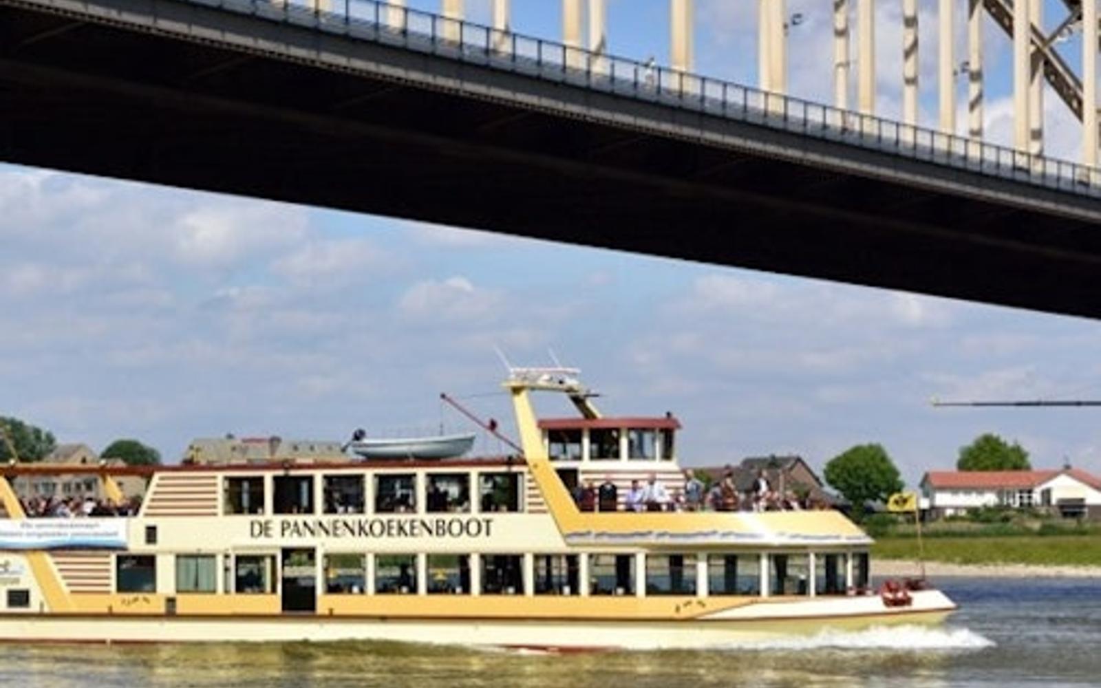 Pancake Boat Nijmegen