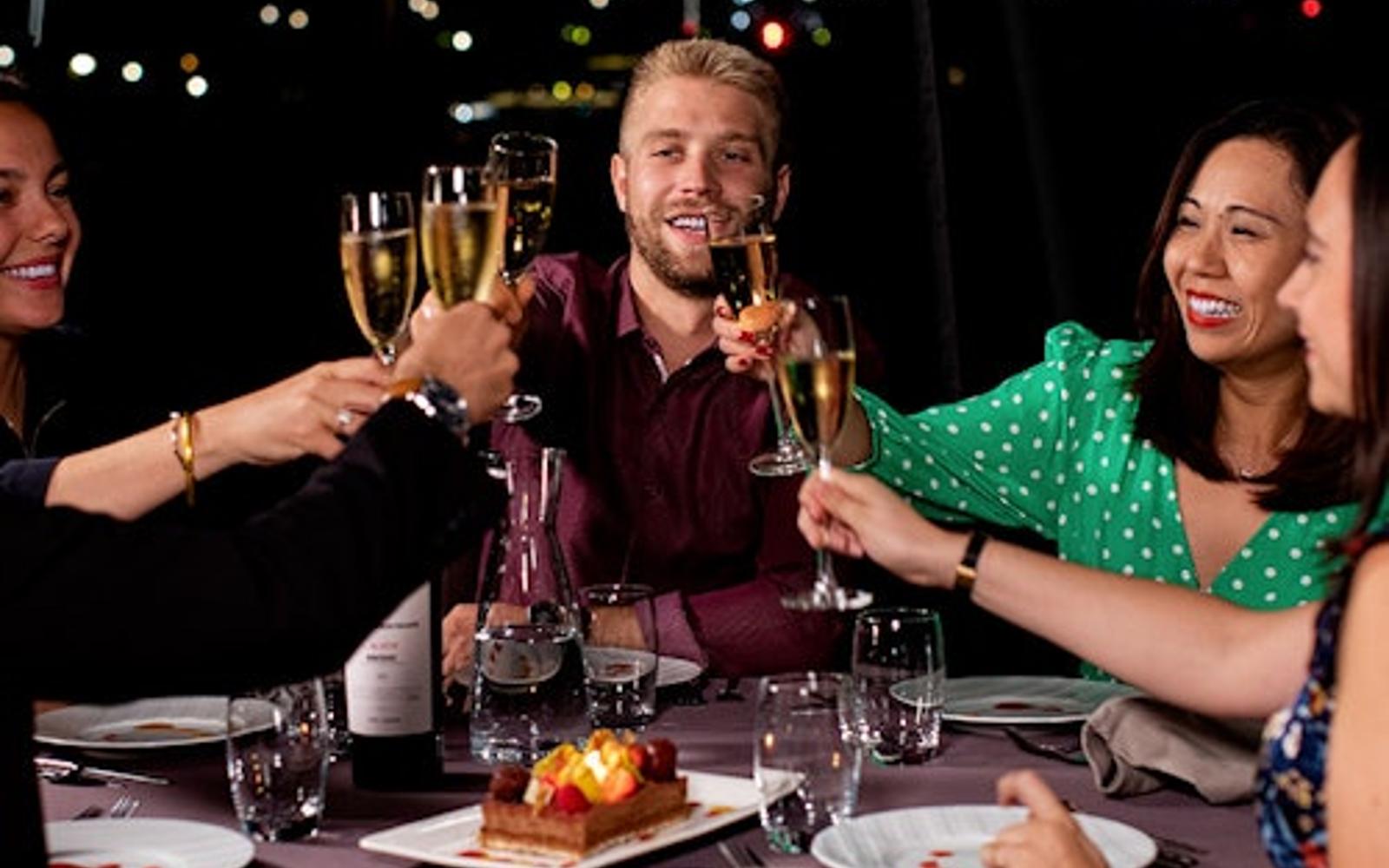 Seine River: 4-Course Dinner Cruise with Live Music
