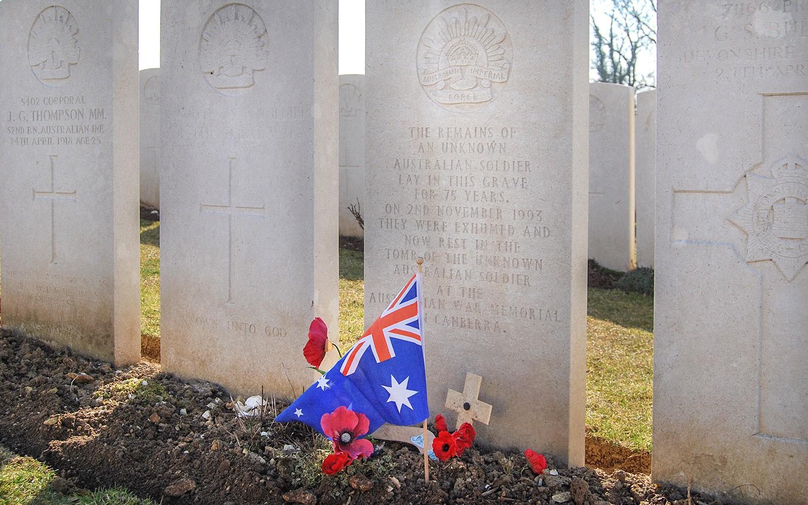 Des de París: Camp de Batalla de la Primera Guerra Mundial i Memorials a Normandia - Excursió de Dia Complet amb Guia en Anglès