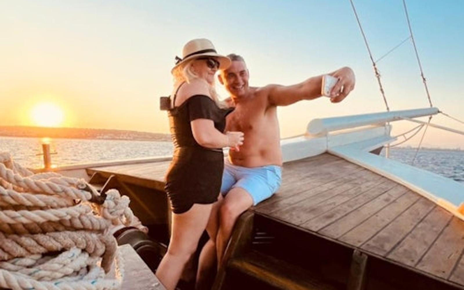 Rhodes: Sunset Cruise with Greek BBQ and Unlimited Drinks
