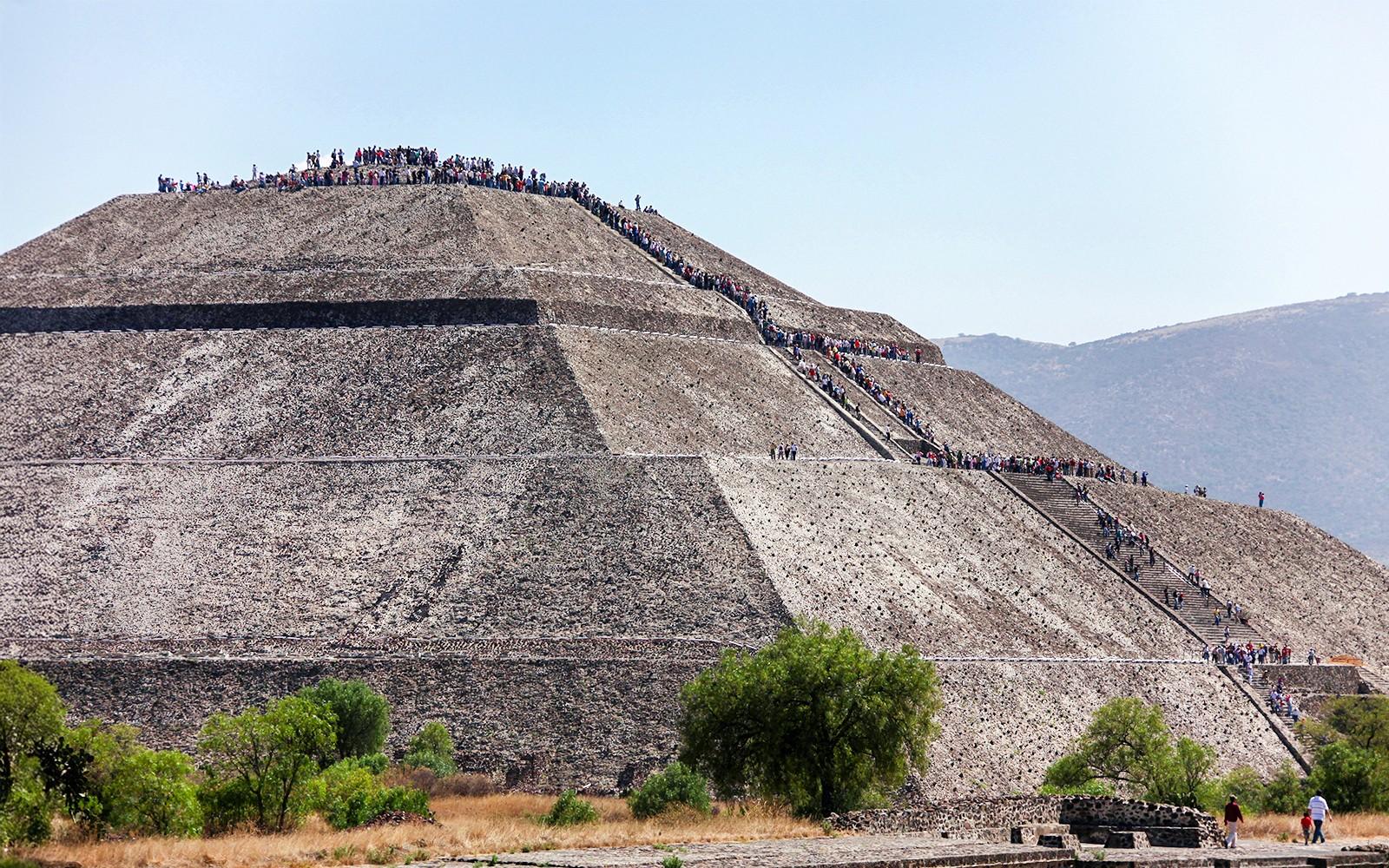 From Mexico City: Teotihuacán Early Access Tour tickets, Mexico City