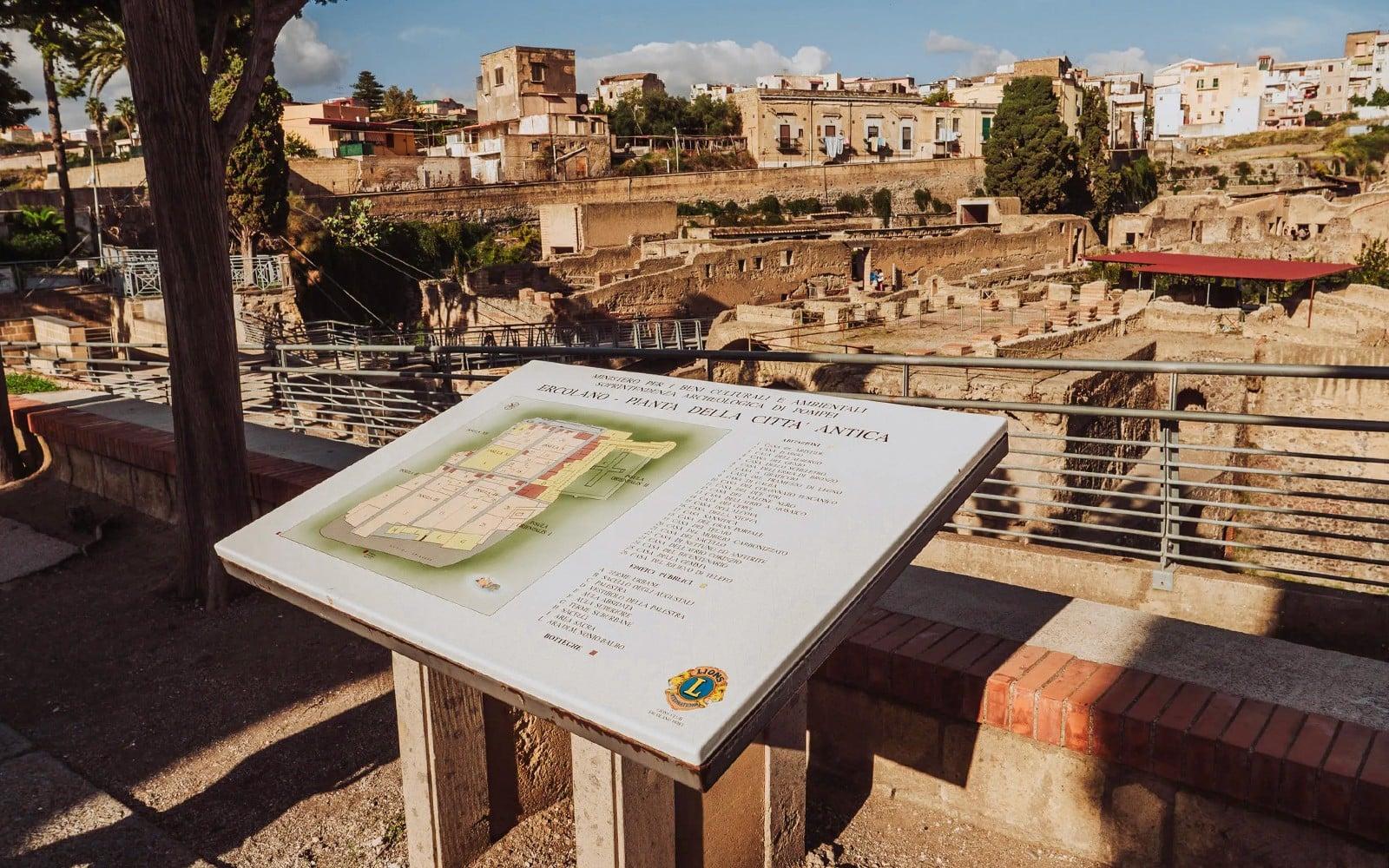 تور با راهنما در هرکولانیوم با بلیط‌های بدون صف tickets at Naples, Pompeii Naples