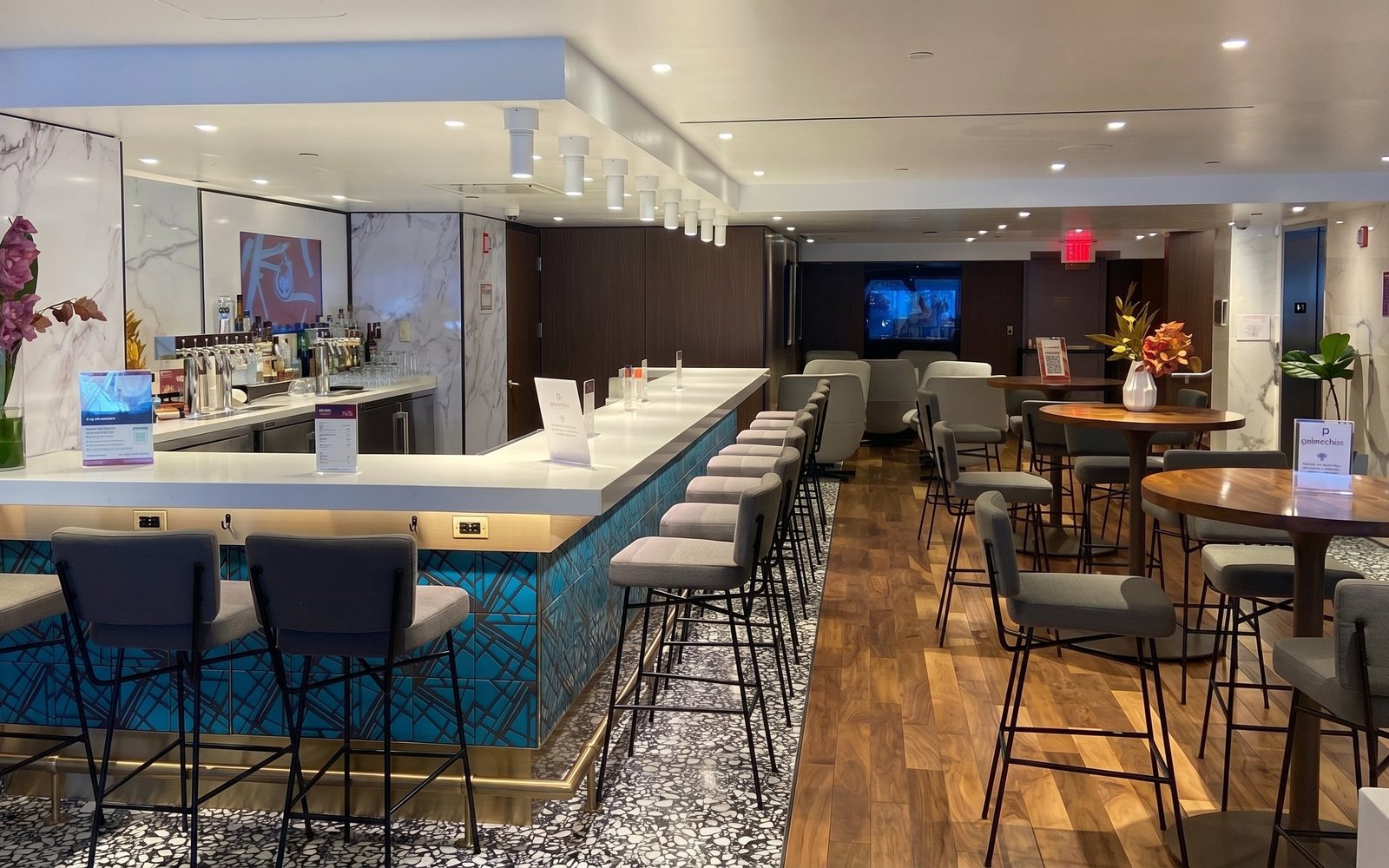 New York JFK Airport: Primeclass Lounge at Terminal 1