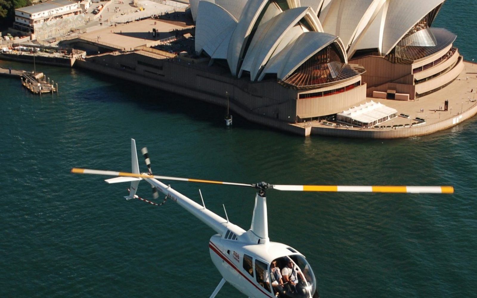 Sydney Helicopter Tour: 30-Minute Grand Scenic Flight