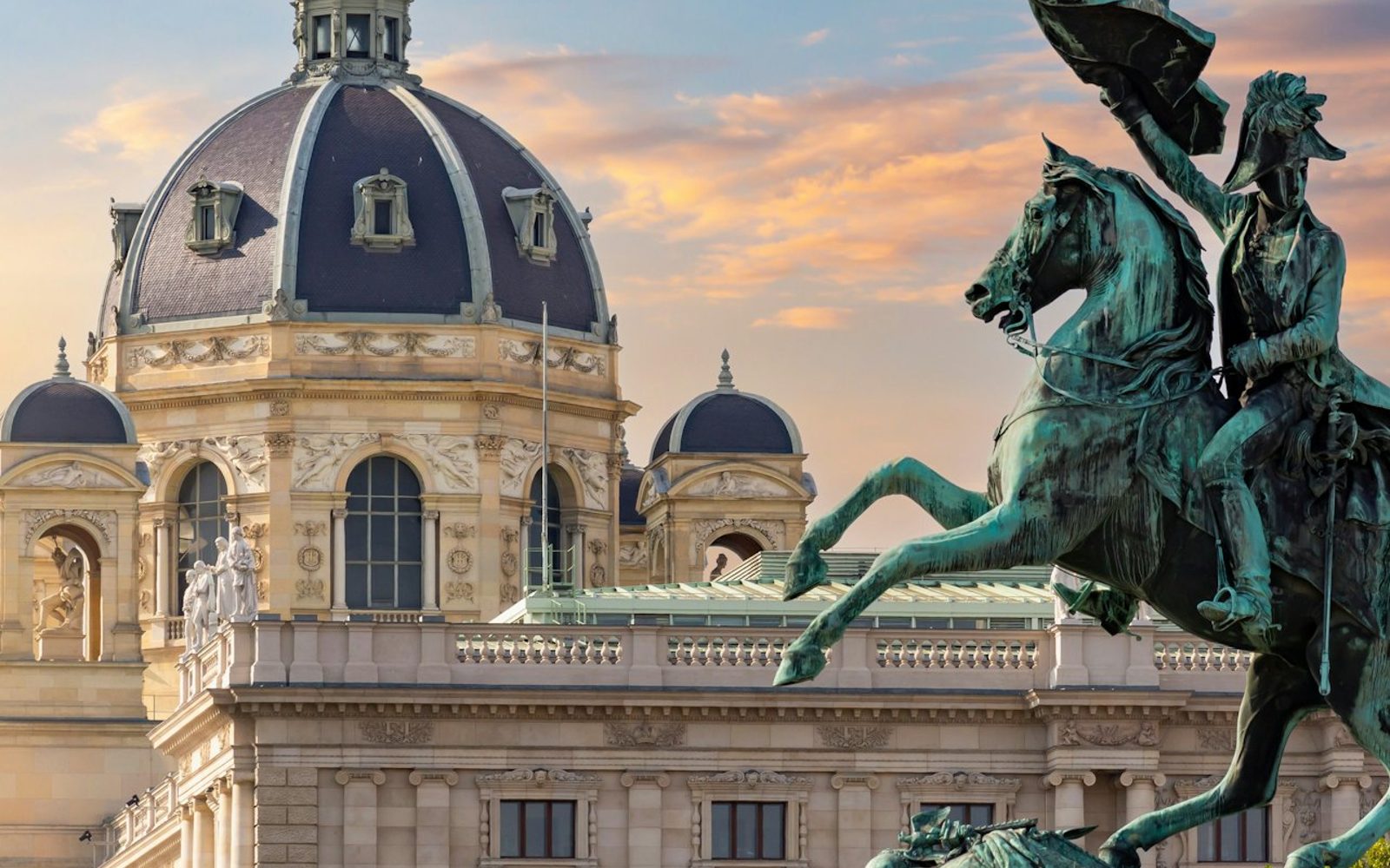 Vienna: World War II Private Guided Tour + Military History Museum