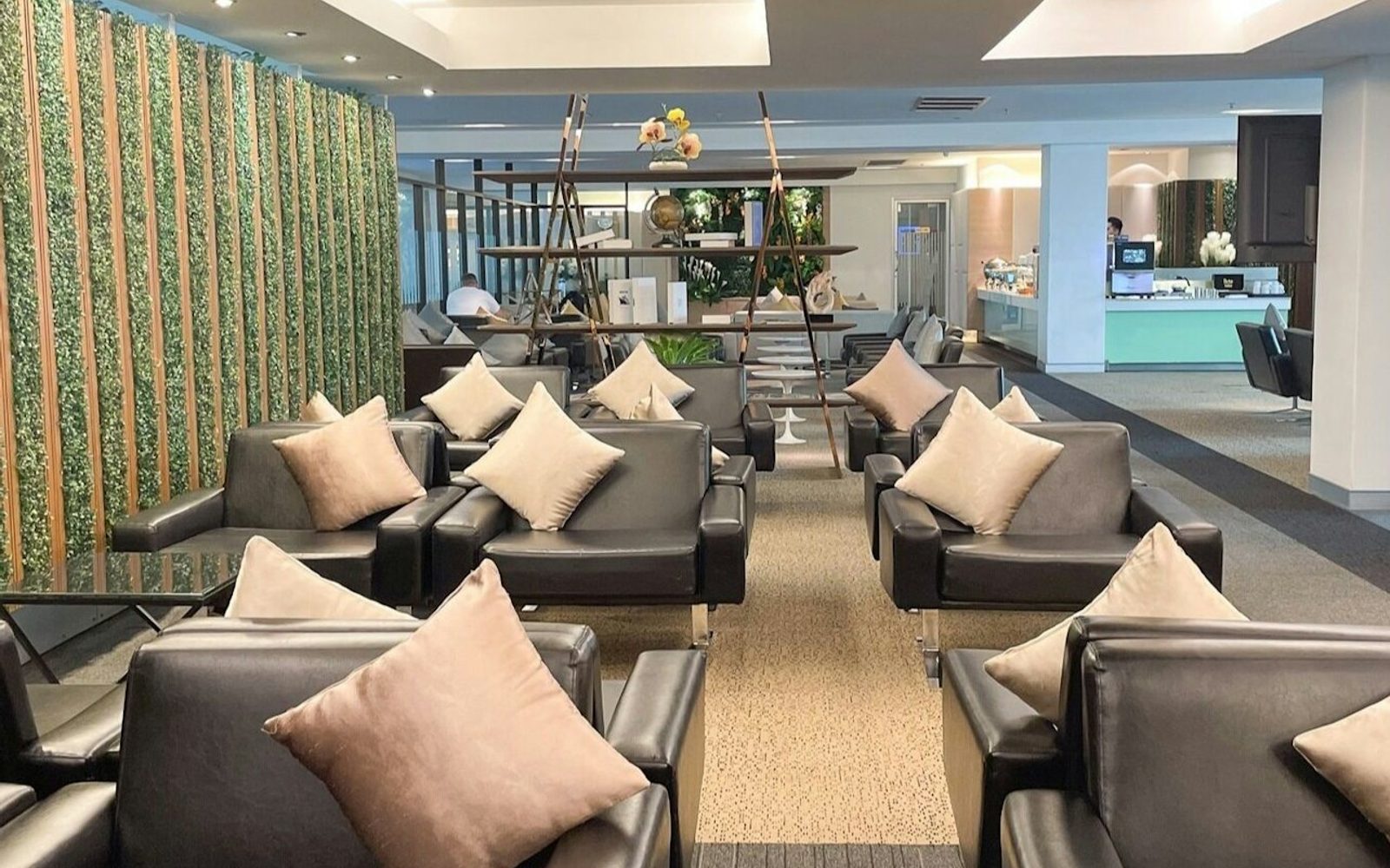 Miracle Lounge Suvarnabhumi Airport: 2-Hr Access