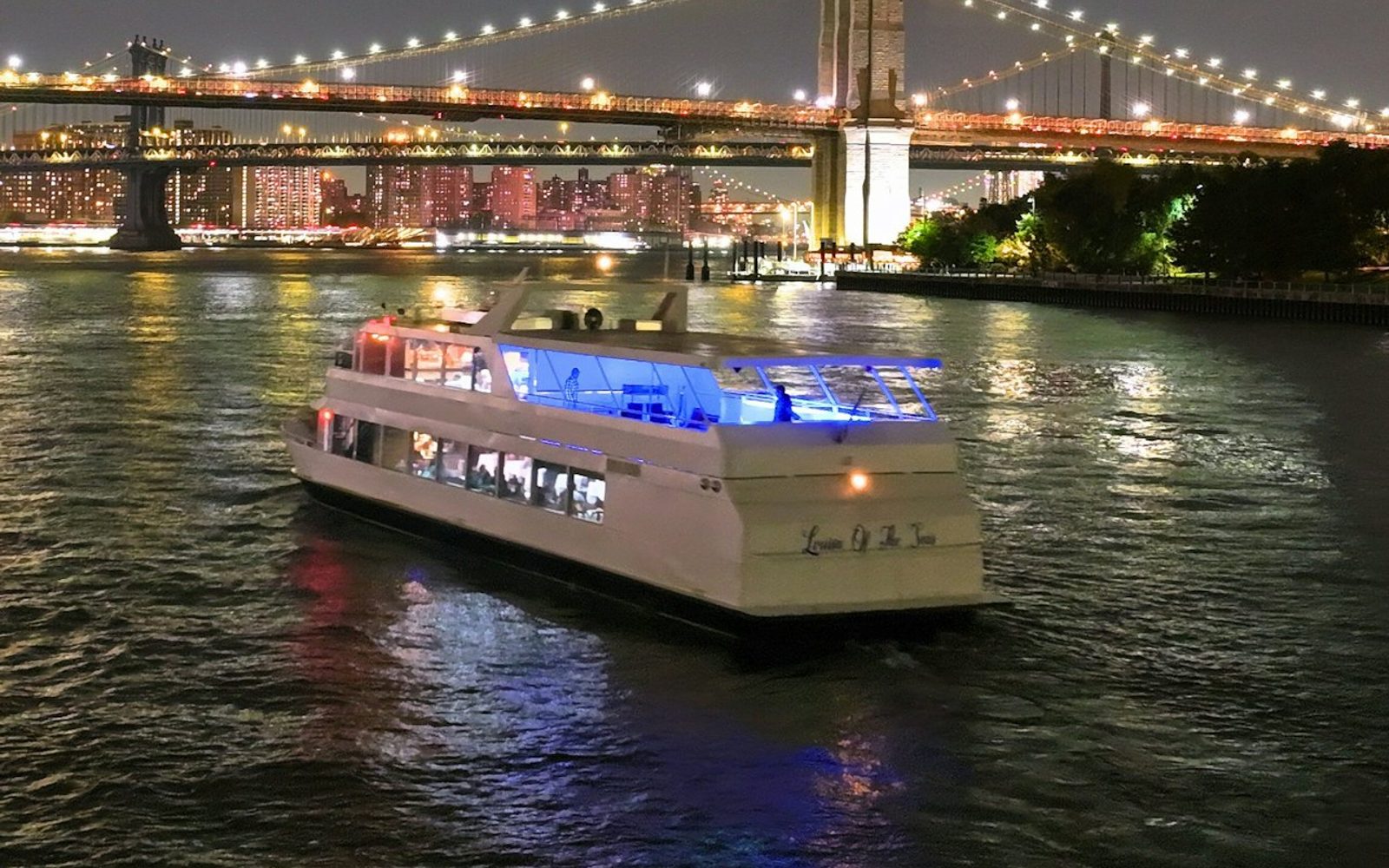 New York: Dinner Cruise + Live Music