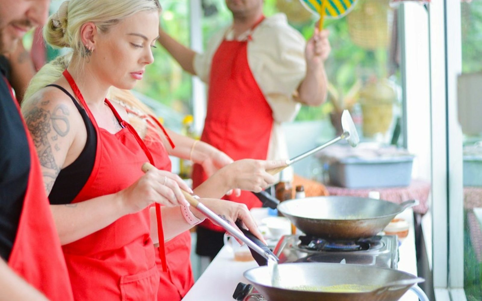 Phuket: Thai Cooking Class with Market Walk + Transfers