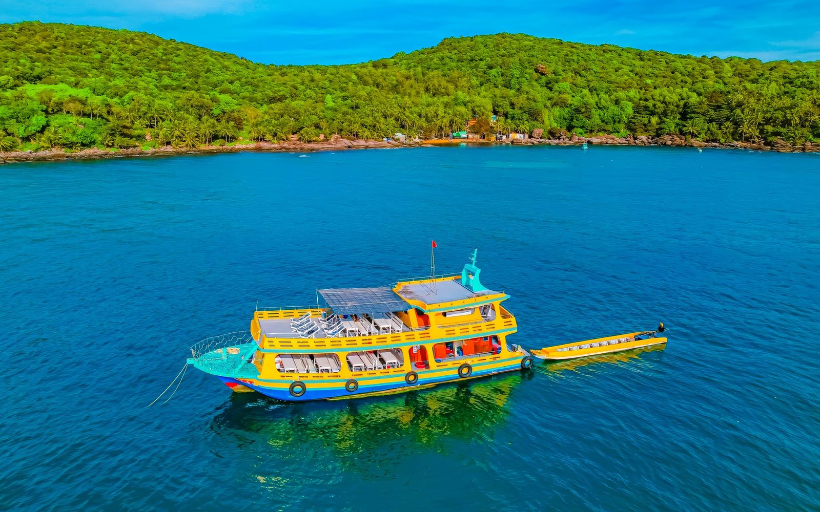 3 Island Tour with Snorkelling, Lunch & Transfers