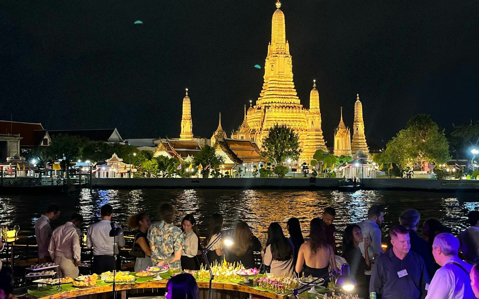 Bangkok: Evening Boat Party + Live DJ + Drink