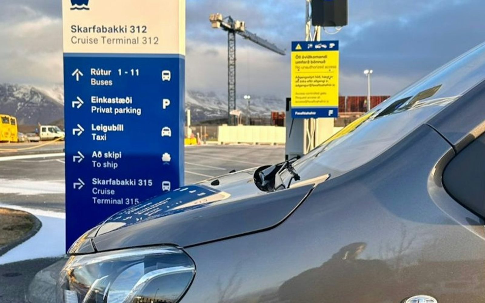 Blue Lagoon: One-way Private Transfer from Skarfabakki Cruise Terminal