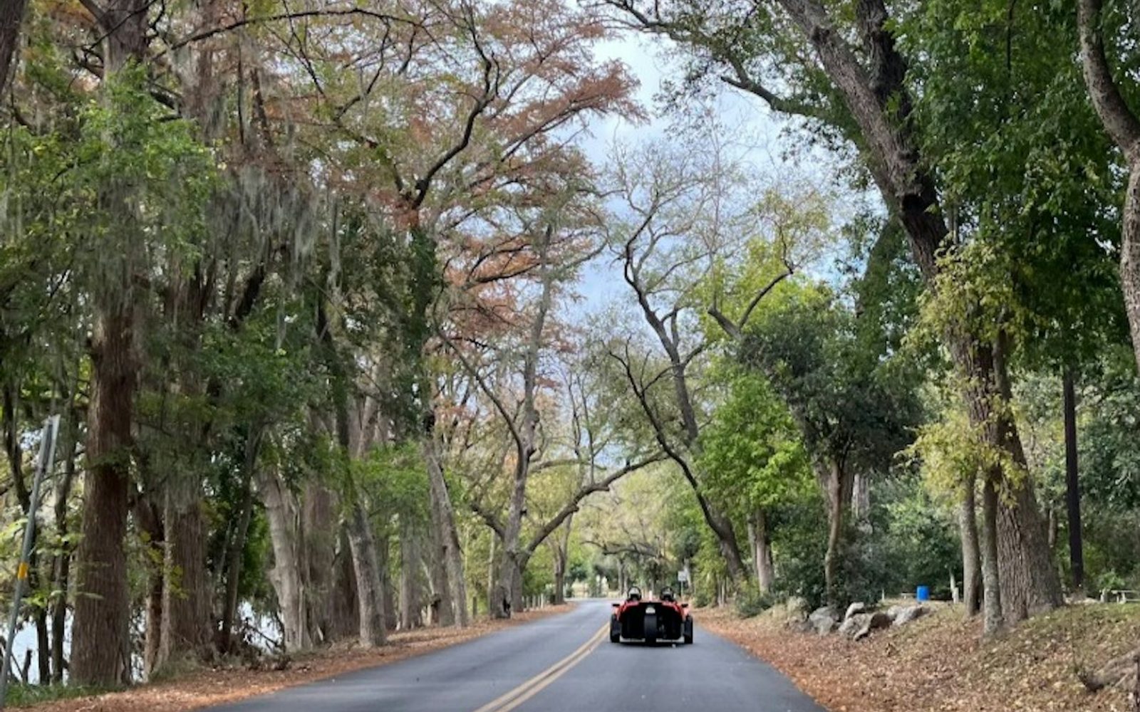 San Antonio: Gruene & River Road Polaris Slingshot Self-Guided Tour