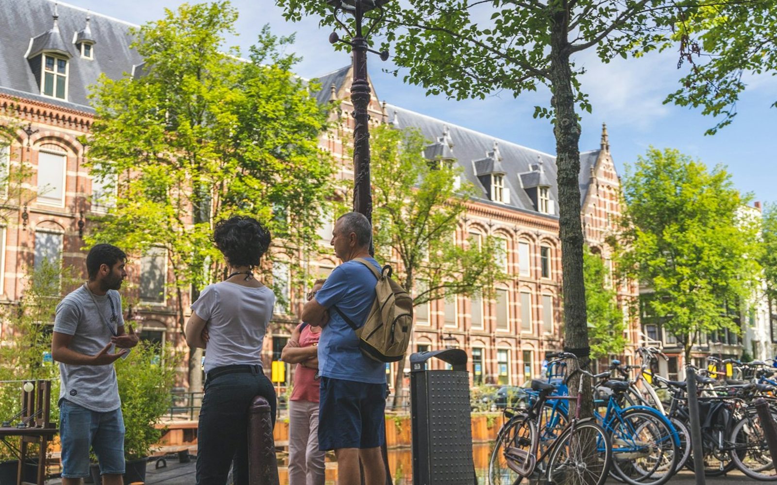 Amsterdam: Guided Walking Tour + Pancake Lunch