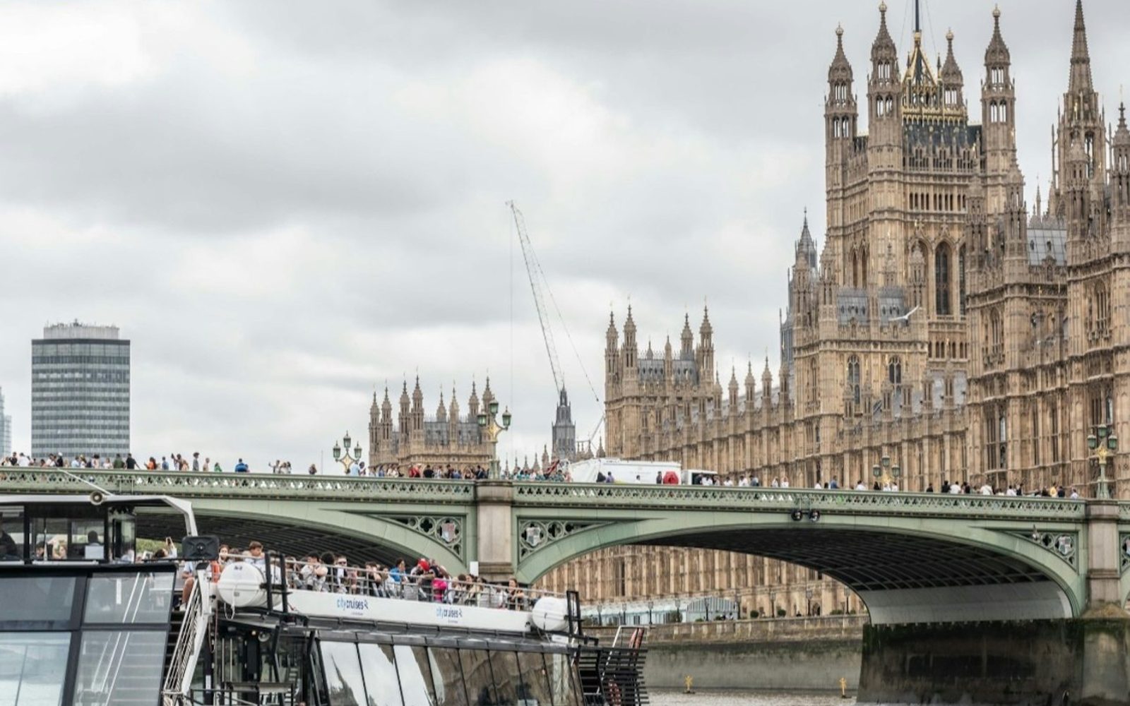 London: Westminster Guided Walking Tour + River Cruise + Tower of London Entry
