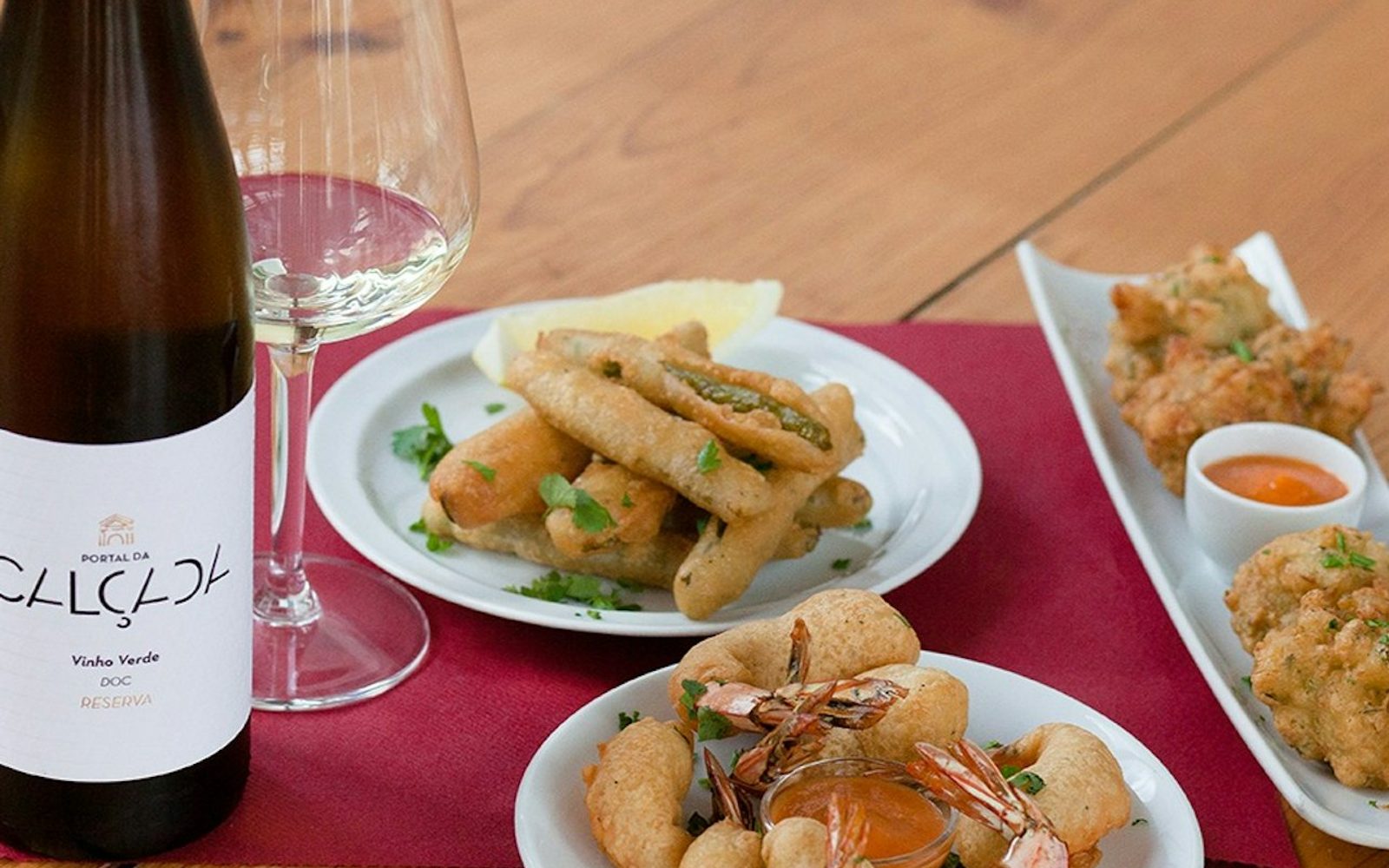 Lisbon: Guided Food Tour + Fado Show