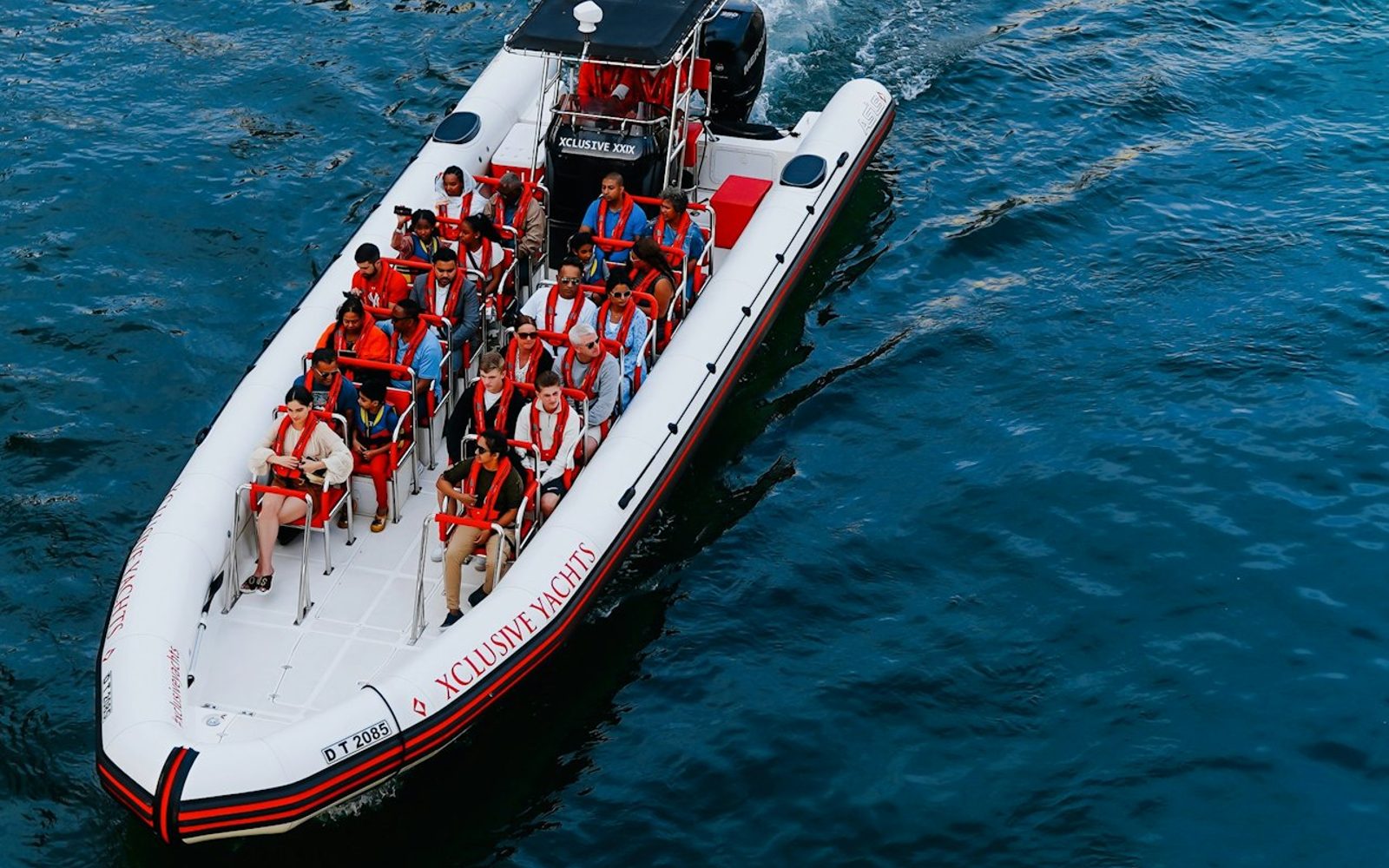 Xclusive Yacht: 90-Min Speedboat Tour - Ain Dubai, Palm, Atlantis & Burj Al Arab