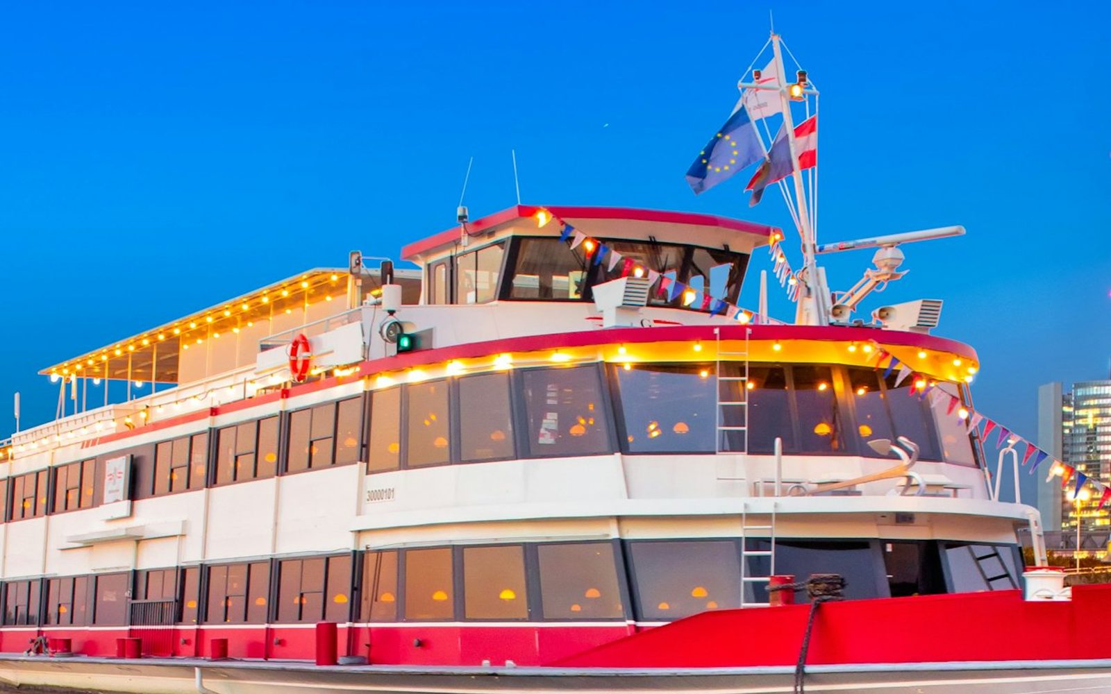 Vienna: Heurigen Cruise with Viennese Songs + Buffet