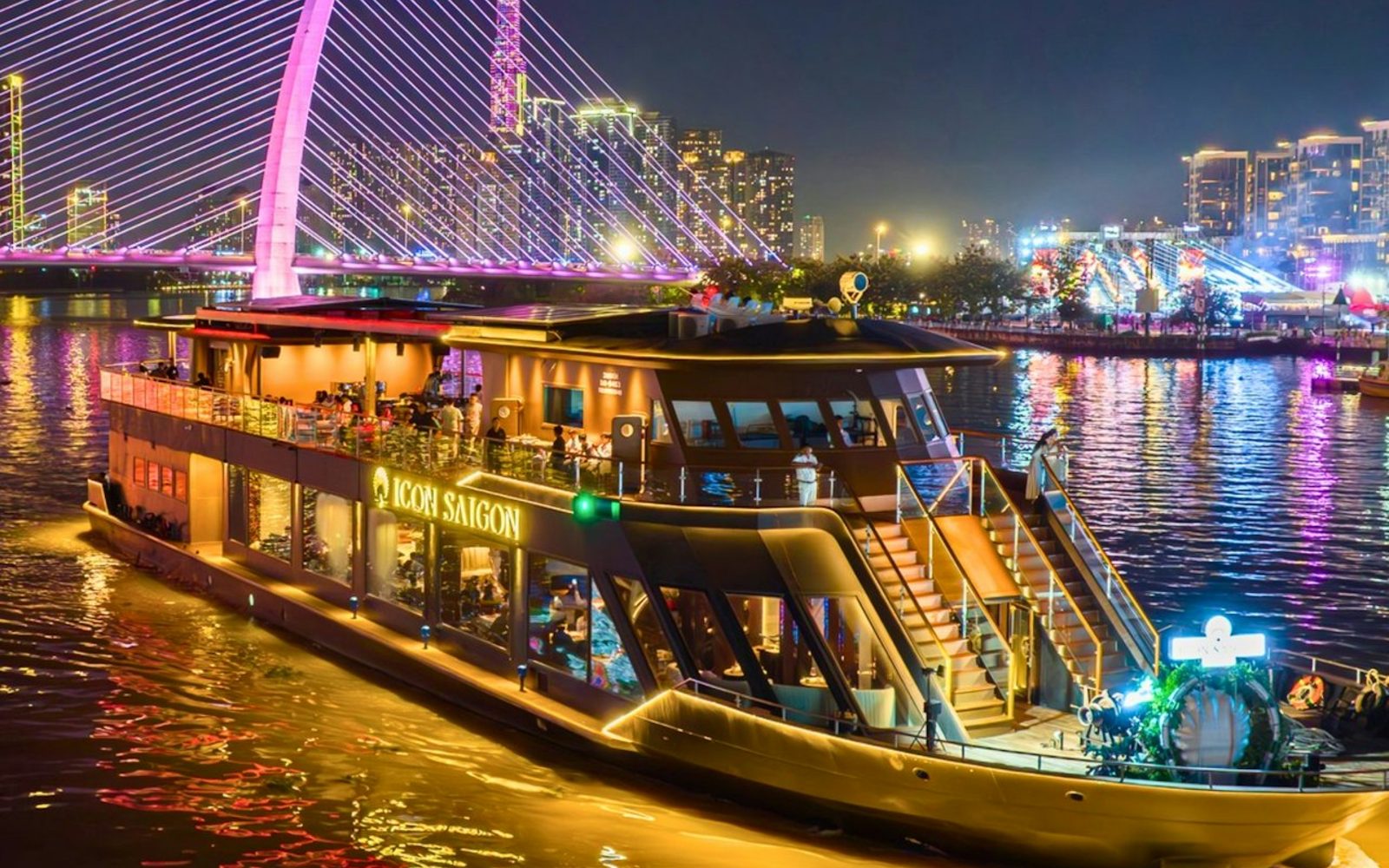 Ho Chi Minh City: Saigon River Sunset or Dining Cruise + Welcome Drink