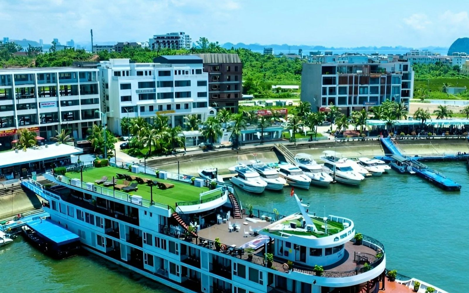 Ha Long Bay: 2D1N Verdure Lotus Cruise + Sung Sot & Ti Top + Meals