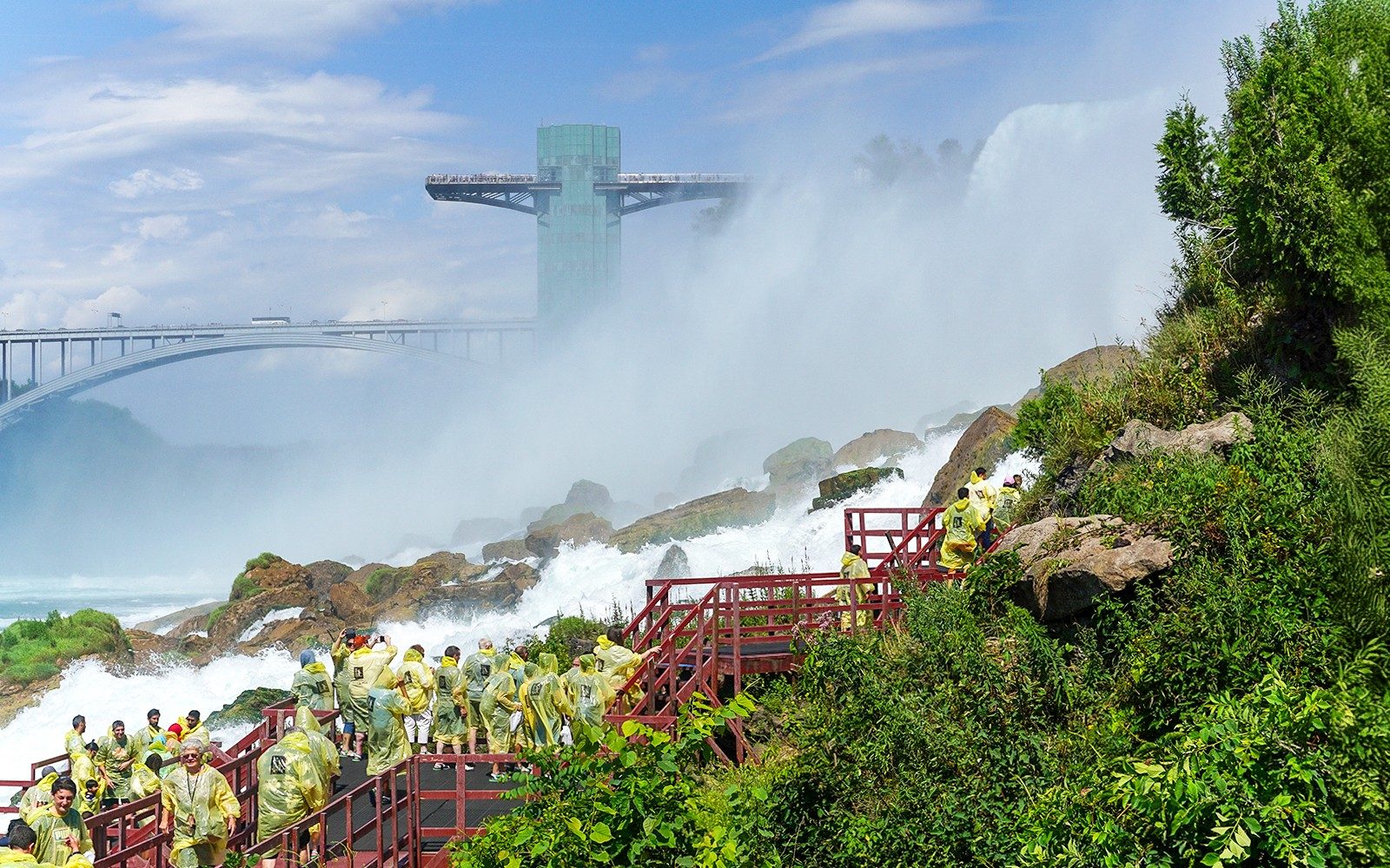 Prohlídka Niagarských vodopádů (USA): Plavba lodí Maid of the Mist, Jeskyně větrů a Vyhlídková věž s průvodcem
