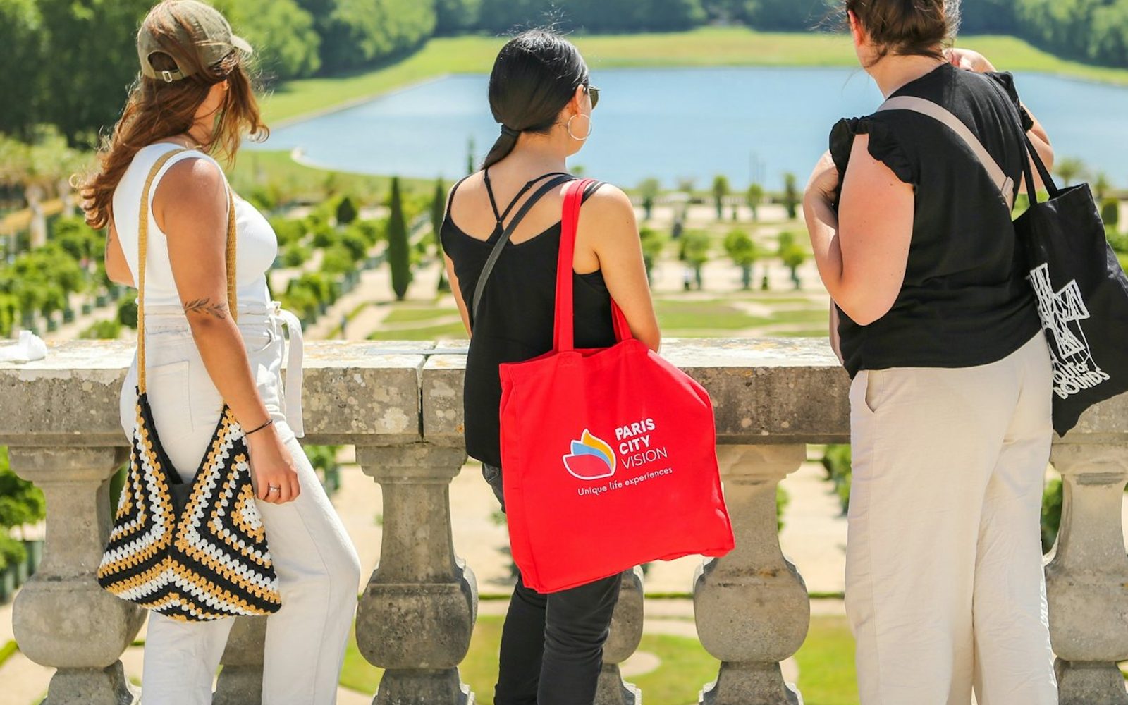 Versailles & Musée d’Orsay: Entry + Roundtrip from Paris