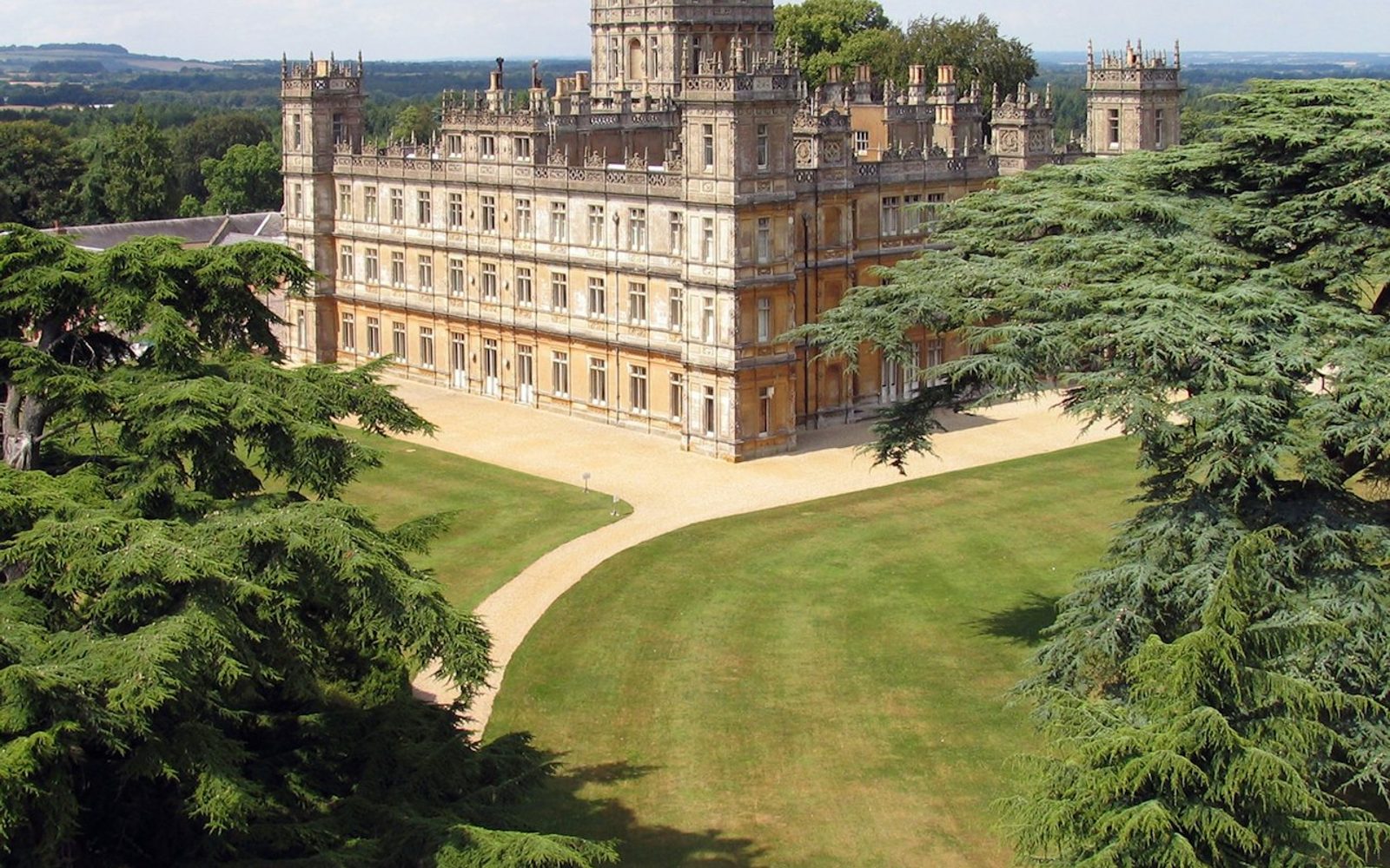 Downton Abbey Filming Locations, Cotswolds & Highclere Castle: Small-Group Tour