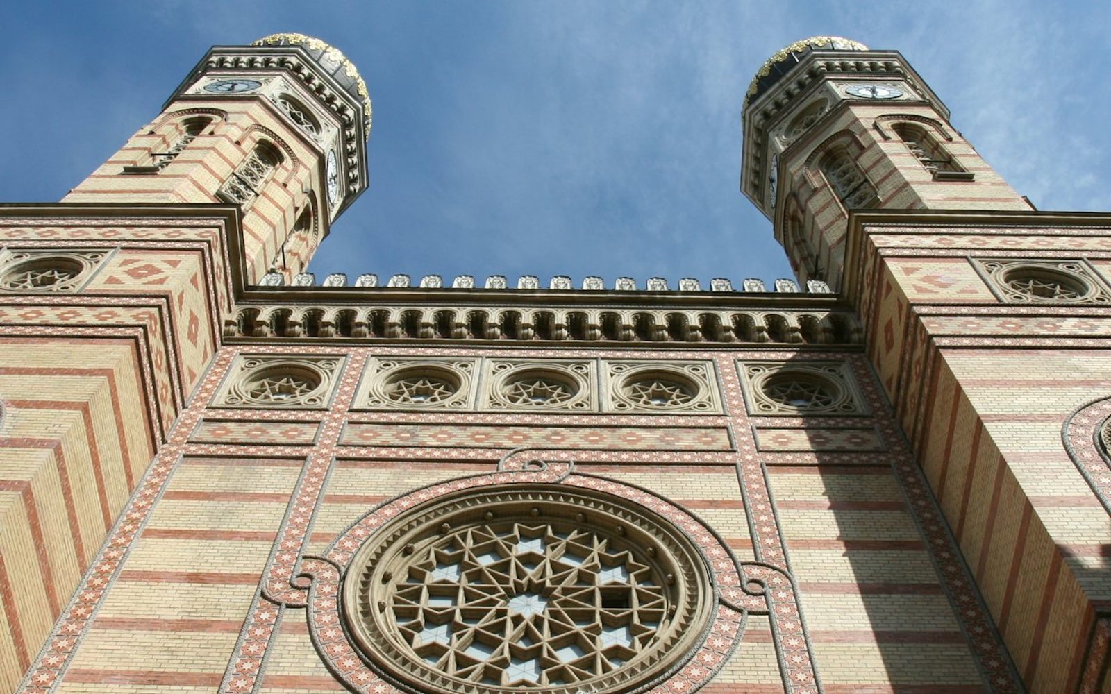 Great Synagogue + Jewish Quarter Walking Tour
