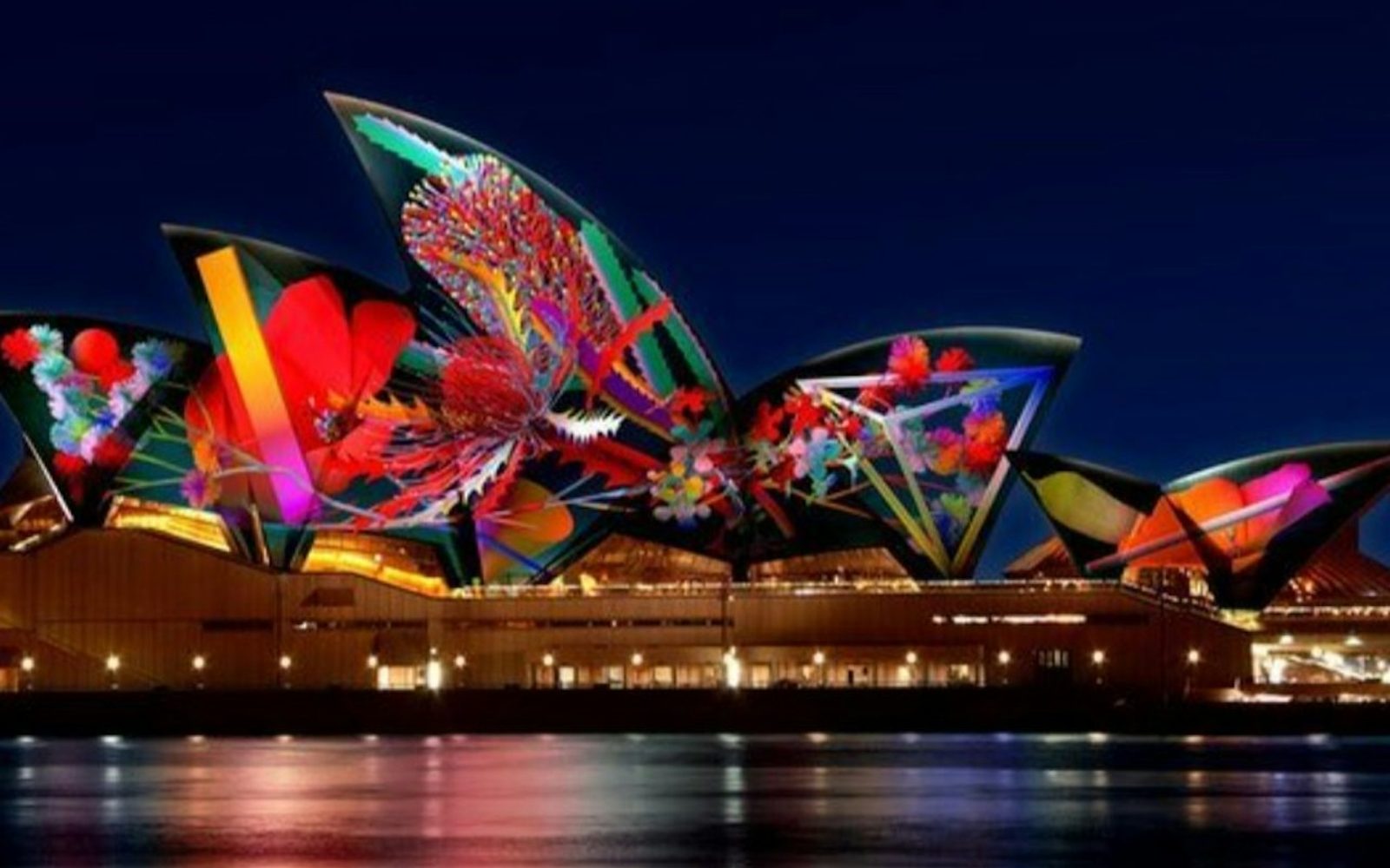 Sydney: 30-Min Vivid Sydney Thunder Jet Cruise
