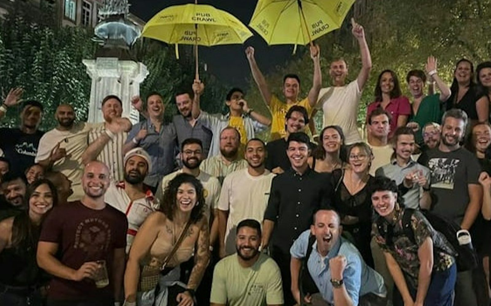 Porto: Guided Pub Crawl with Drinks + Games & VIP Club Entry