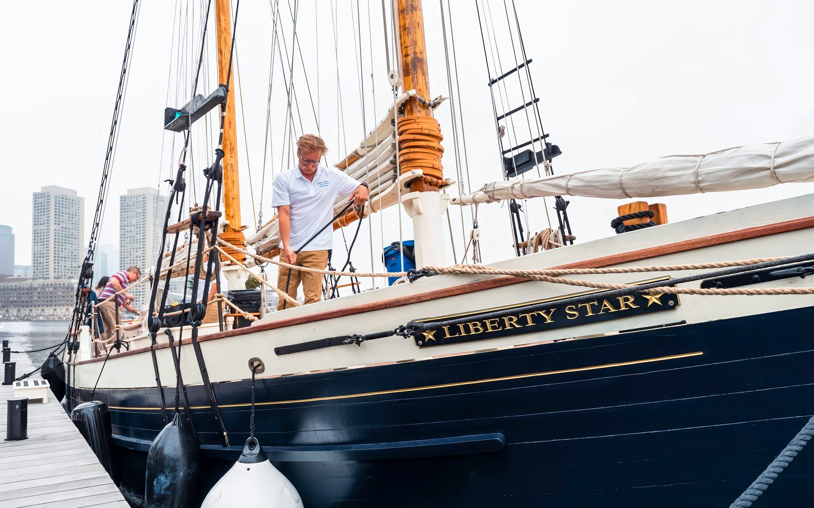 Boston: Sunday Pastry & Prosecco Sail on Boston Harbor